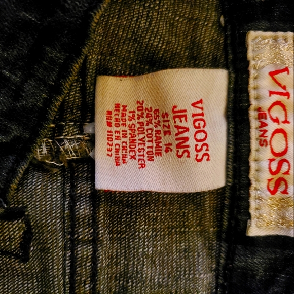 BLACK JEAN MINI SHORTS WITH RHINESTONES AND ZIPPER ON BACK POCKETS - Picture 4 of 4